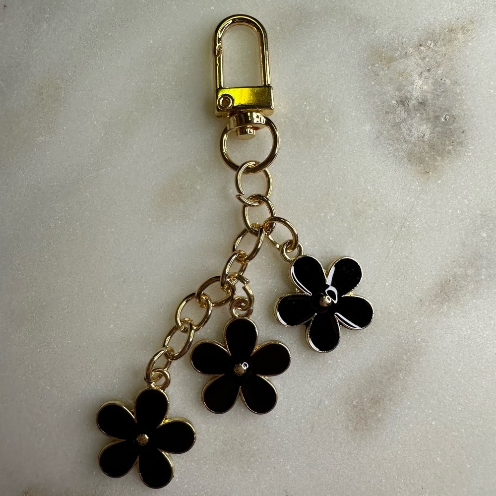 UNBRANDED FLOWER BAG CHARM